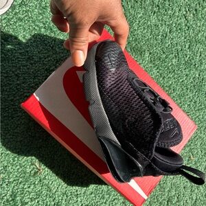 Nike Air Max 270 (9C) Black Athletic Shoes